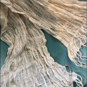 Viscose crinkle scarf